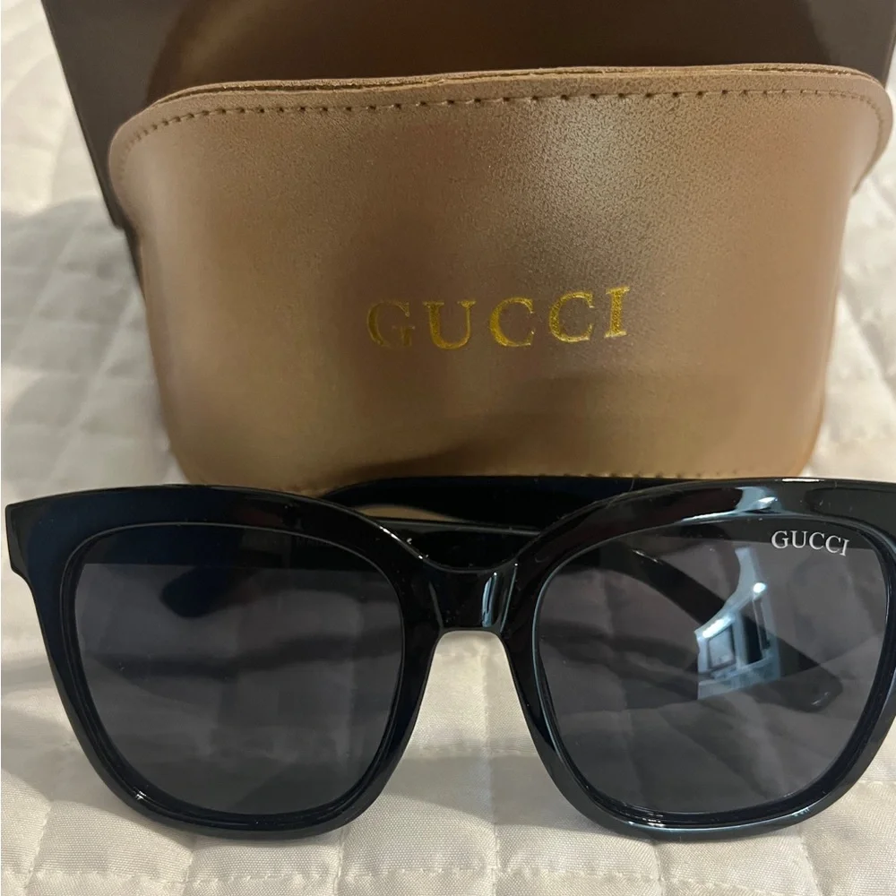 Gucci Black Square Sunglasses - Picture 4 of 5